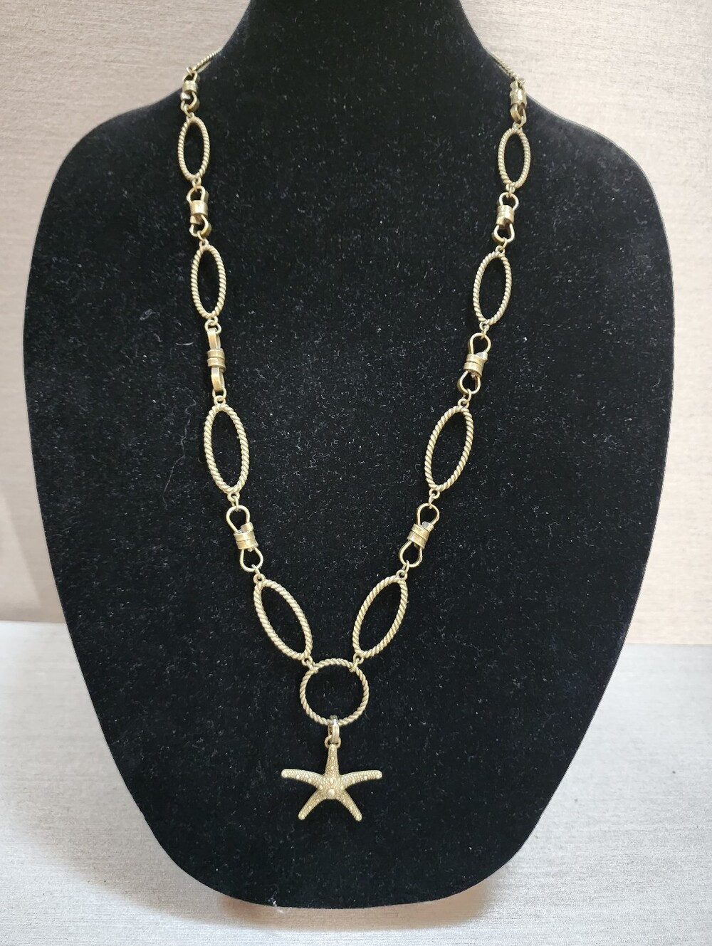 ANTIQUE GOLD FINISH UNIQUE LINK NECKLACE WITH STARFISH PENDANT